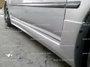 ae100101111hitorque-sideskirt-v1