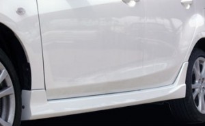 mazda2-sedan-sideskirt