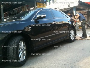 toyota-camry-09-showroom-021